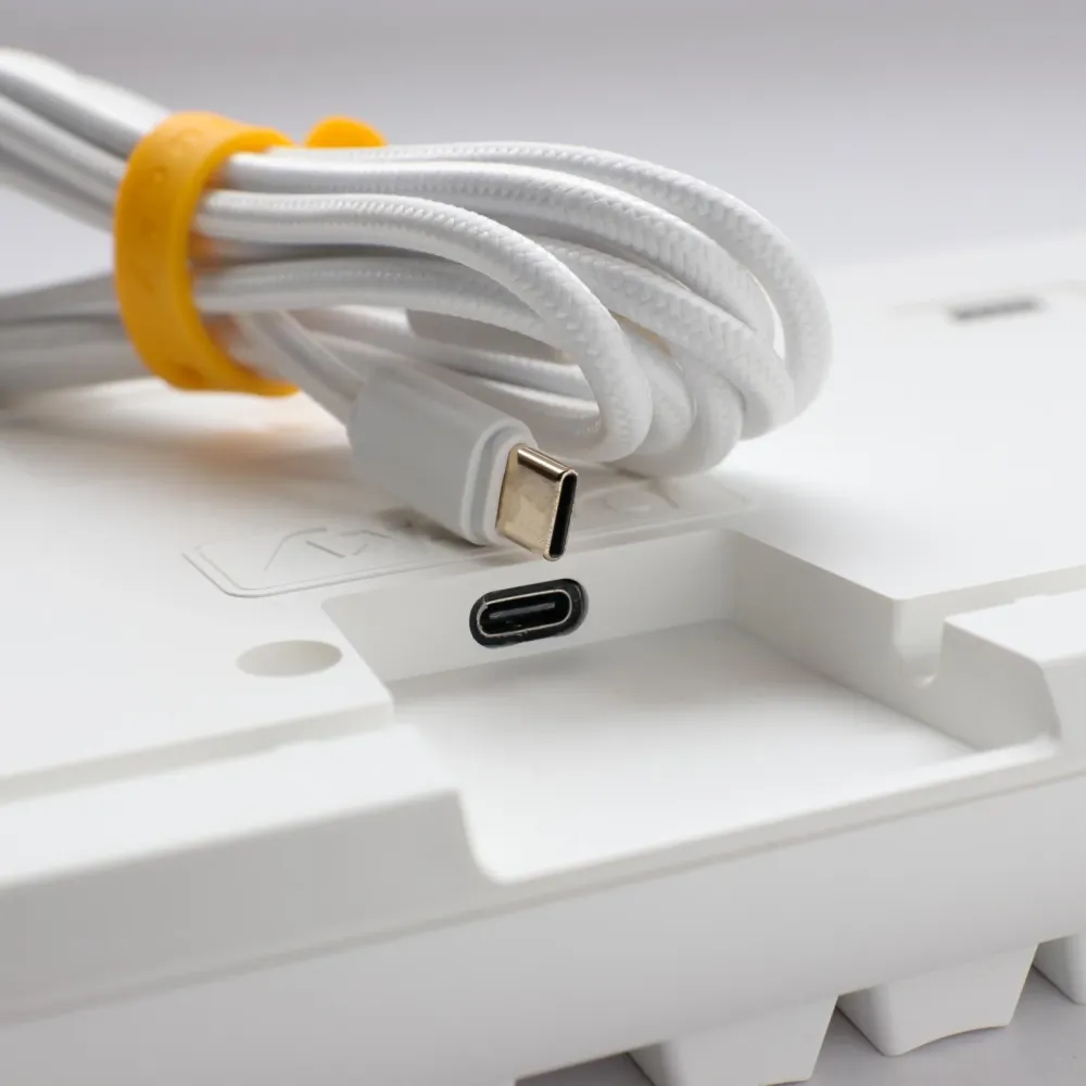 Геймърскa механична клавиатура Ducky One 3 Pure White TKL Hotswap Cherry MX Clear, RGB, PBT Keycaps