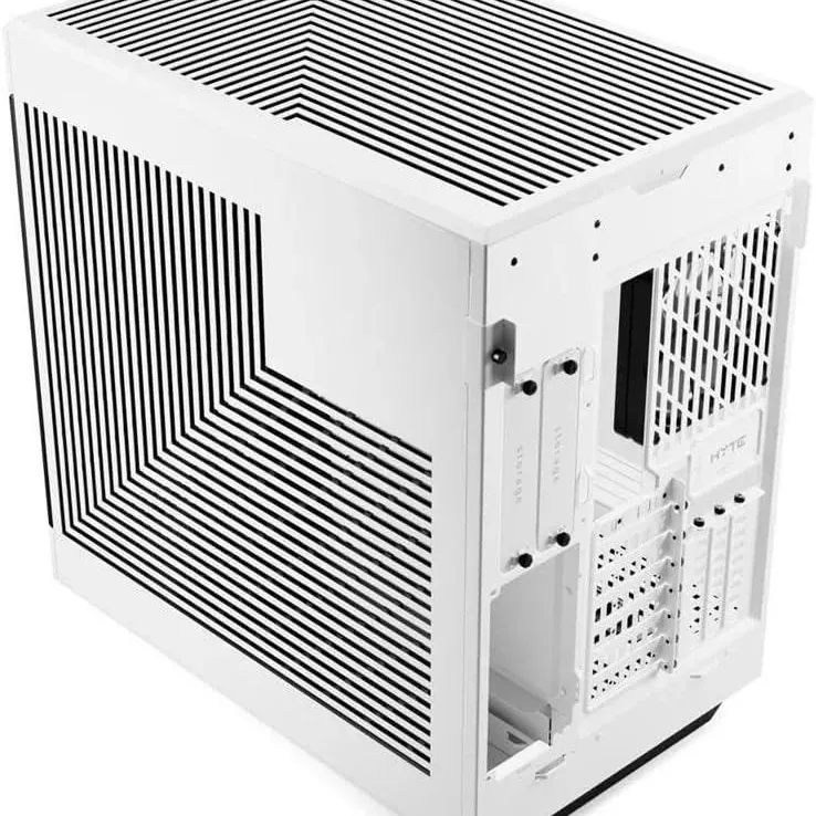 Кутия HYTE Y60 Tempered Glass, Mid-Tower, Бяло