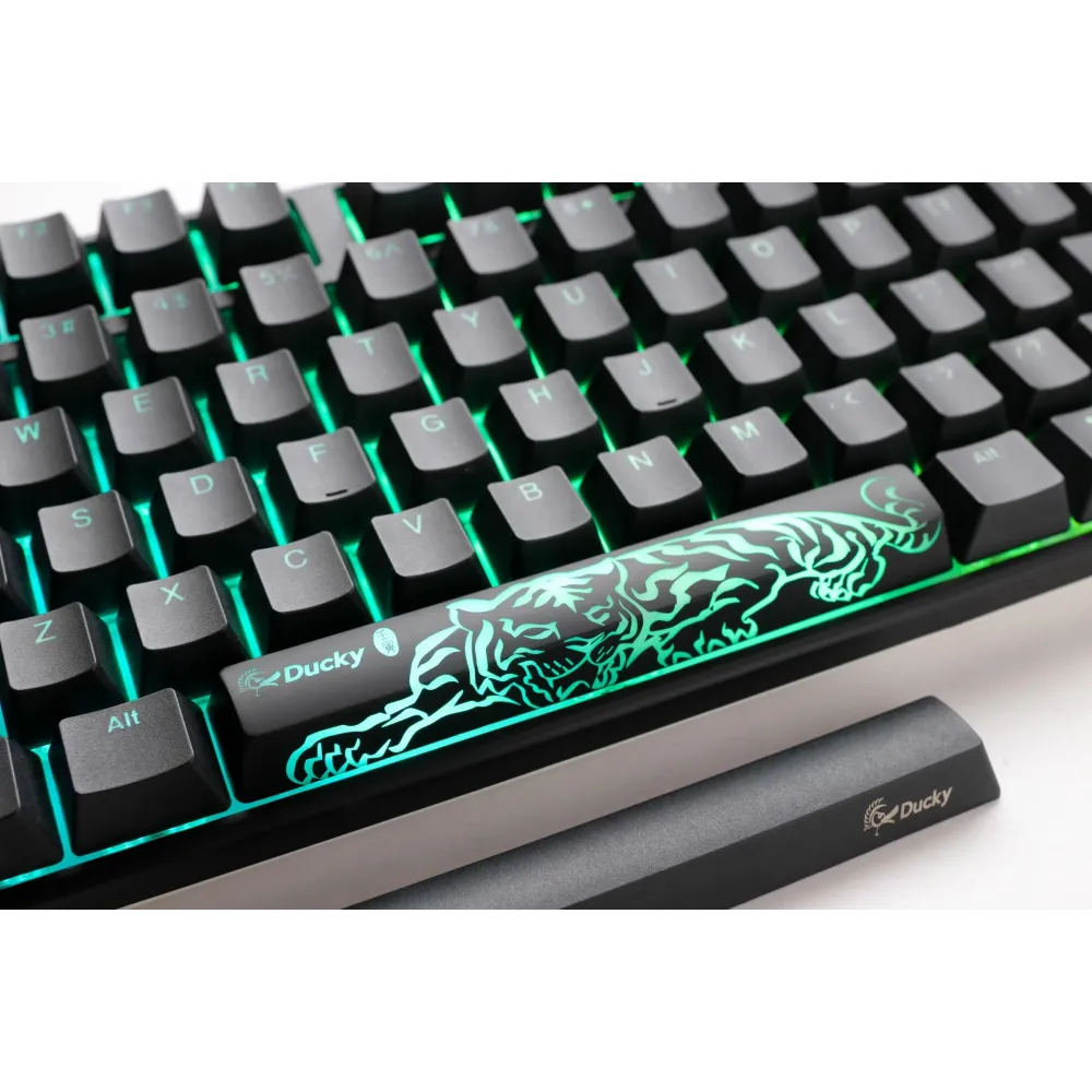 Геймърскa механична клавиатура Ducky One 3 Classic TKL Hotswap Cherry MX Silver, RGB, PBT Keycaps Геймърскa механична клавиатура Ducky One 3 Classic TKL Hotswap Cherry MX Silver, RGB, PBT Keycaps